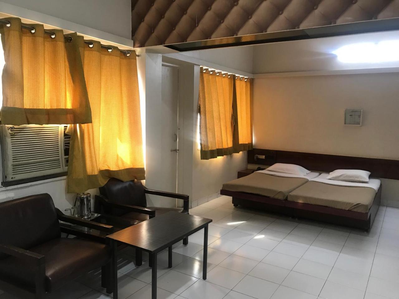 Maurya Residency Otel Pune Dış mekan fotoğraf