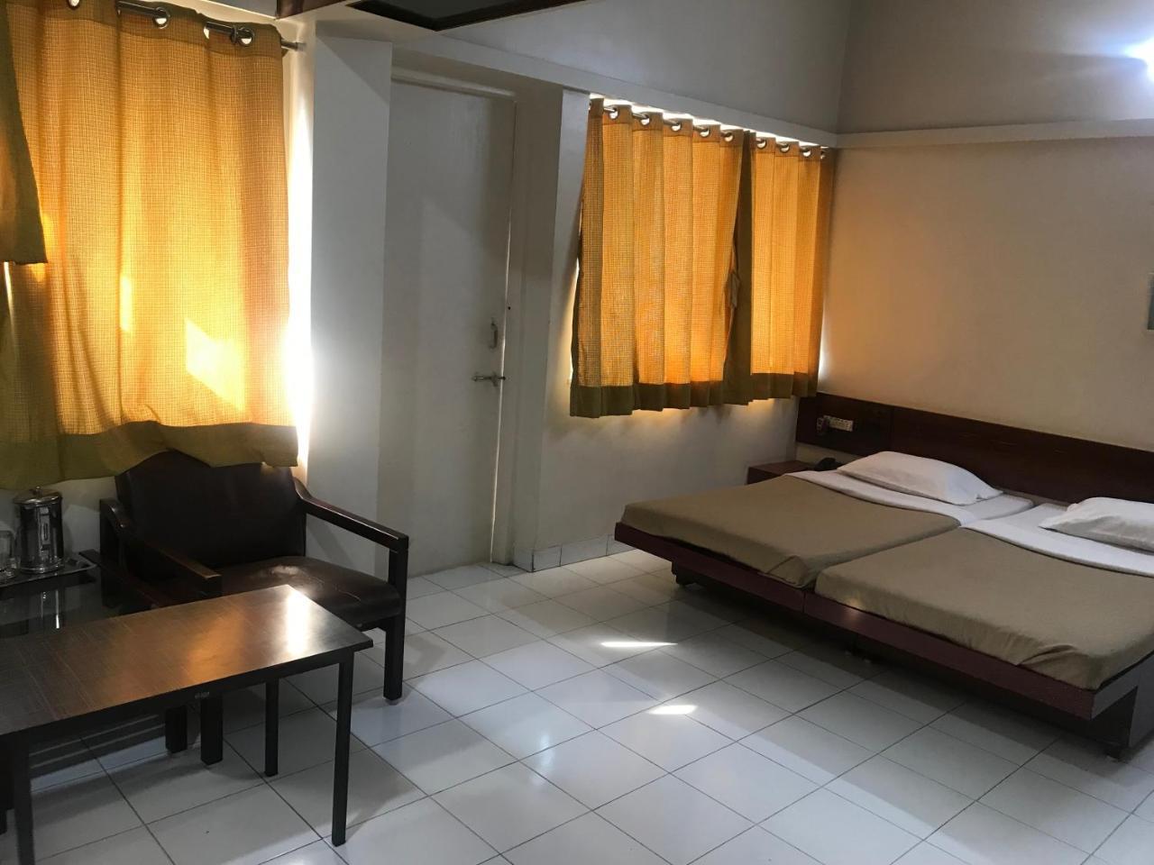 Maurya Residency Otel Pune Dış mekan fotoğraf